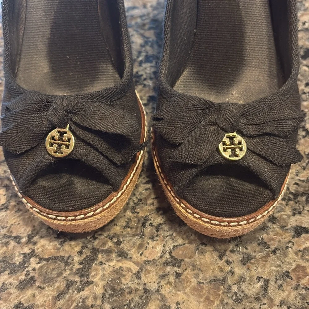 Tory Burch “Jackie” wedge espadrilles size 9B.